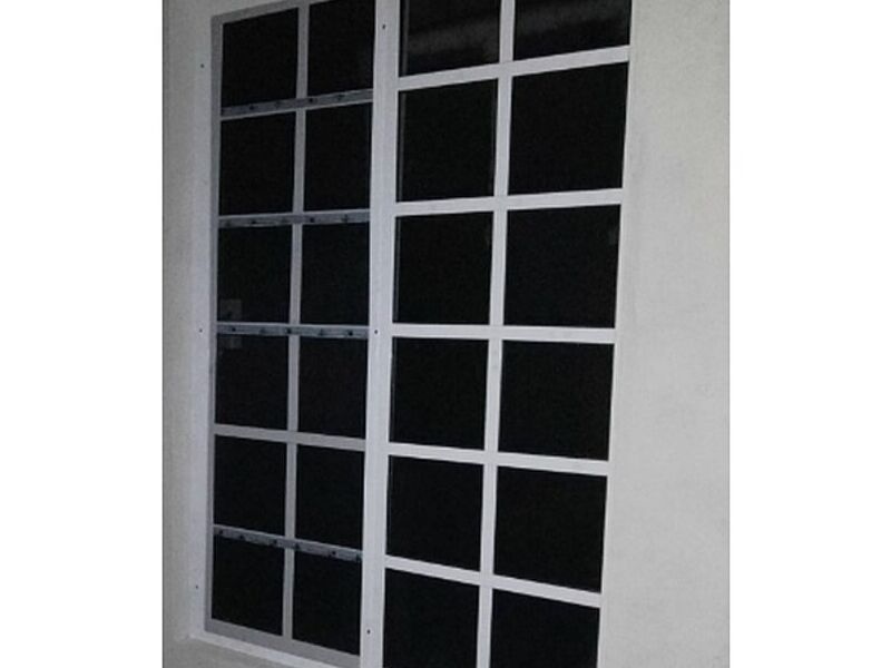 Ventana cuadricular aluminio blanco Iguala