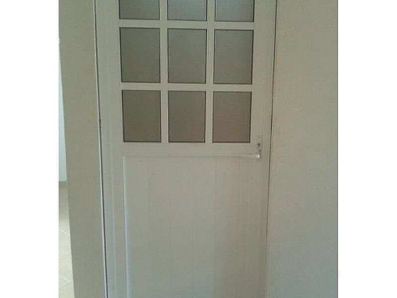 Puerta de aluminio color blanco Guerrero