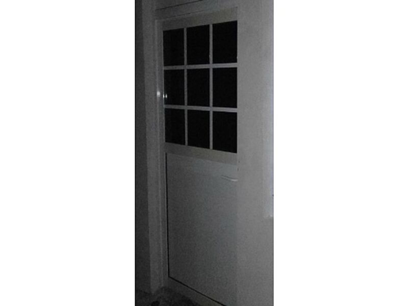 Puerta de aluminio color blanco Ciudad México