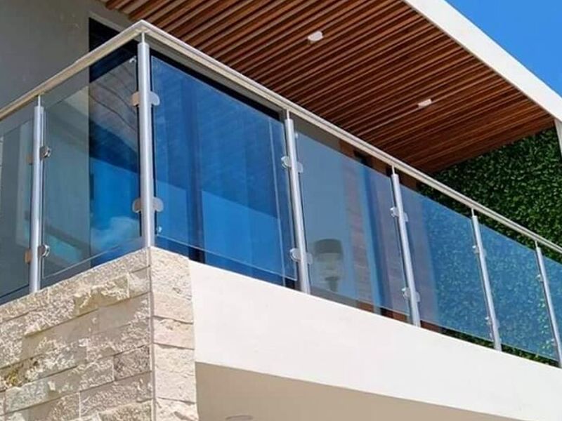 Barandal aluminio y vidrio templado Yucatán