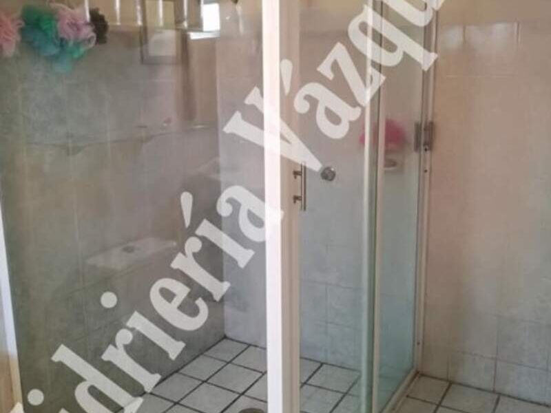 Cancel baño aluminio y vidrio Gómez Palacio