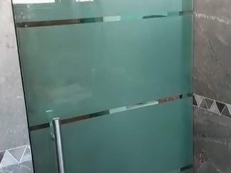 Puerta vidrio templado México
