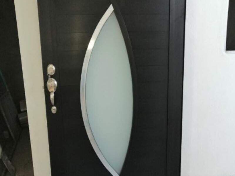 Puerta aluminio con chapa de seguridad Puebla