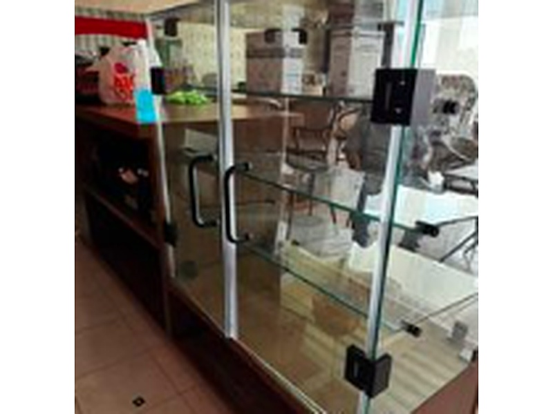 Vitrina grande de aluminio y vidrio México VIDRIERIA MATAMOROS