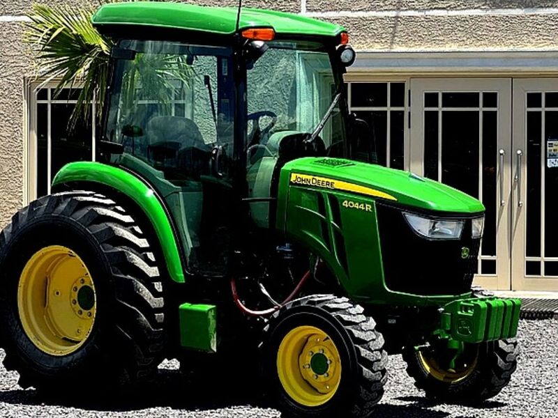 Tractor JOHN DEERE 4044R México