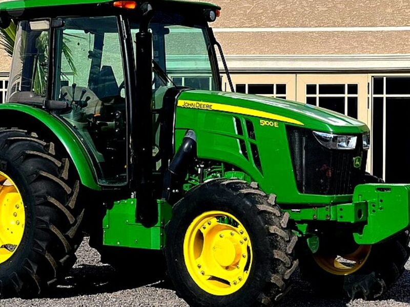 Tractor JOHN DEERE 5100E México