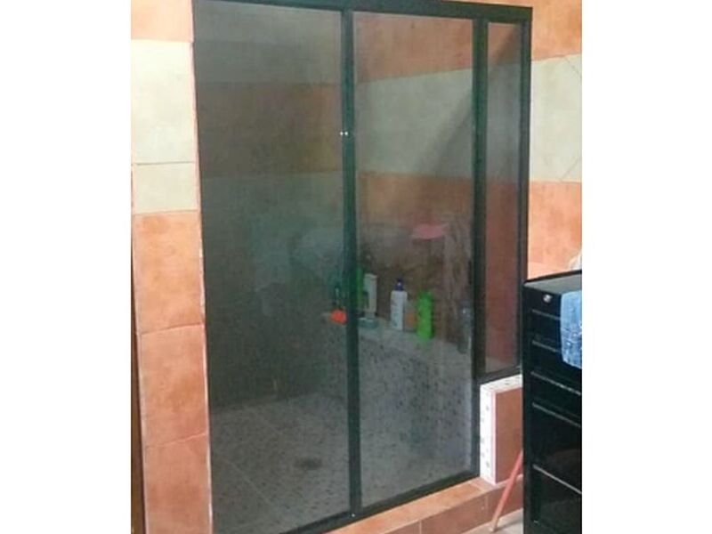 Cancel baño vidrio templado negro Rio Verde