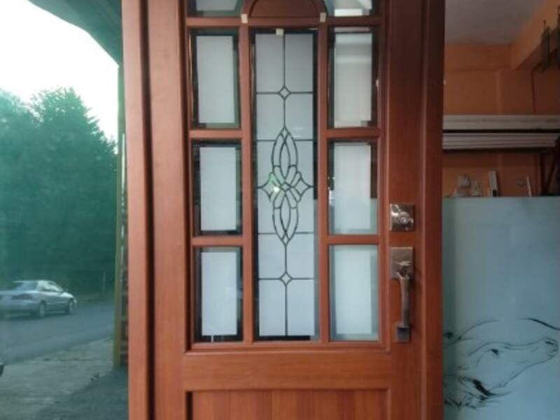Puerta de aluminio color Madera Ocotlán