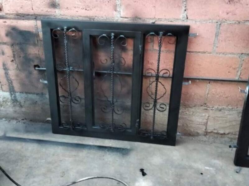 Ventana con protecciones México