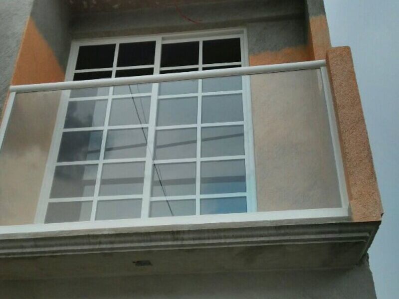 Balcón de aluminio con cristal Huehuetoca