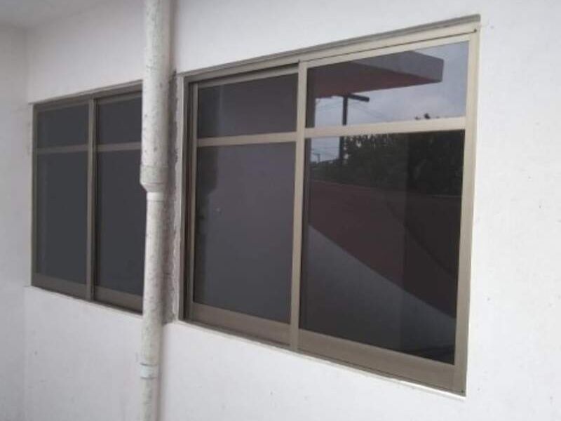 Ventana corrediza Huachinango