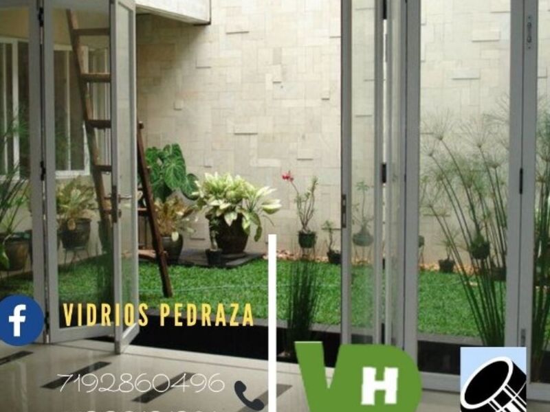 Puerta salida jardin México
