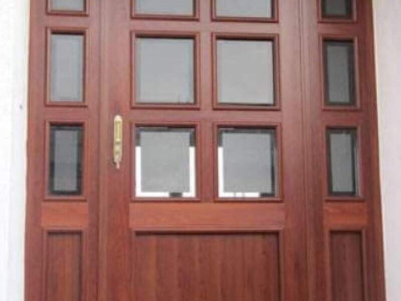 Puerta de aluminio imitación madera México