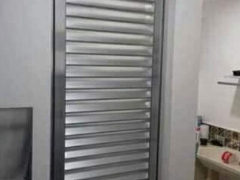 Puerta tipo louver México