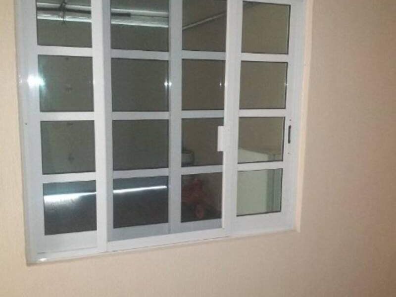 Ventana corrediza cuadriculada Acatlán