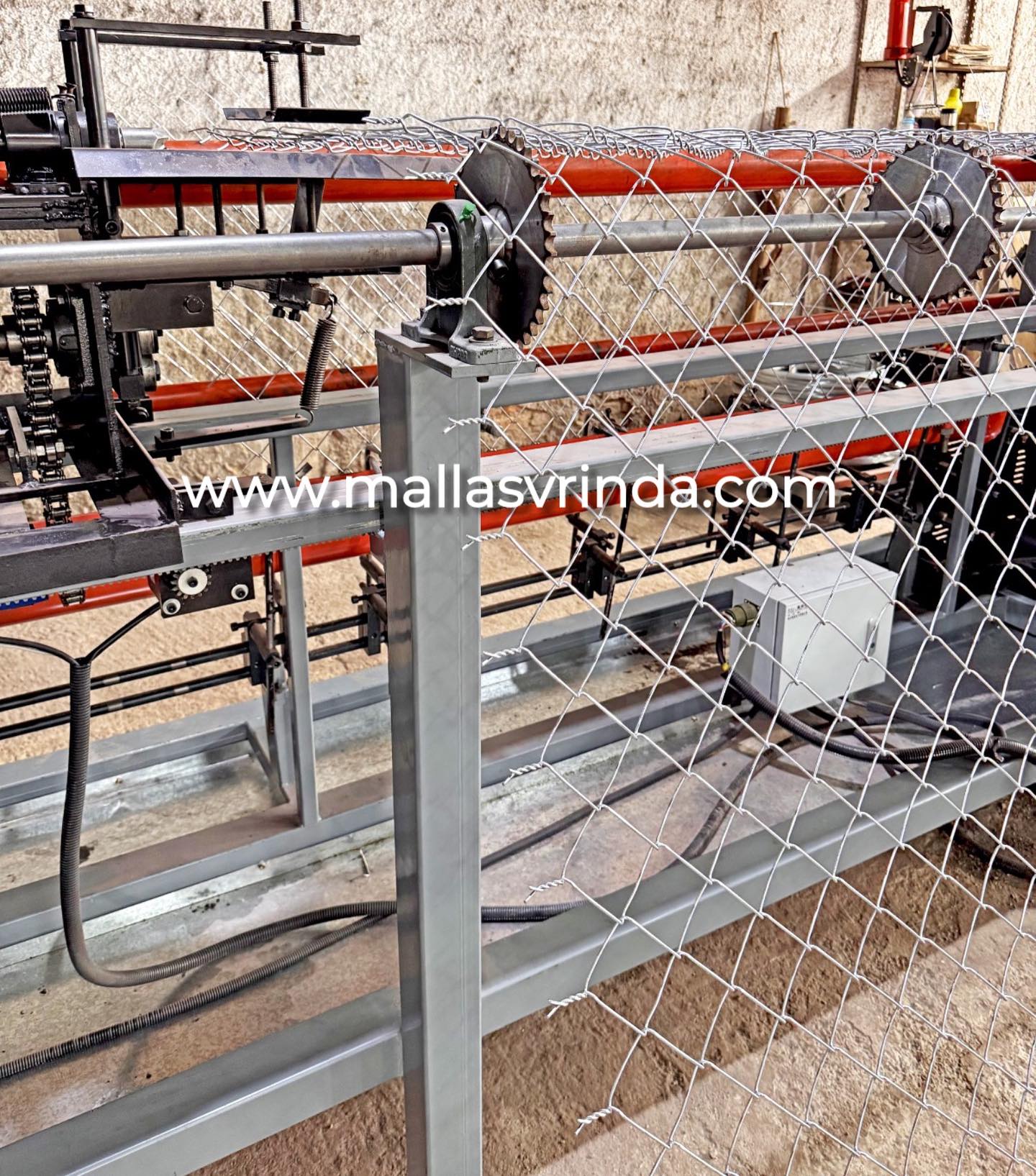 MAQUINARIA PARA FABRICAR MALLAS ESLABONADAS CON ALAMBRE GALVANIZADO