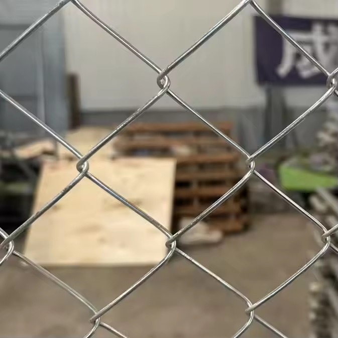 Malla ciclonica galvanizada es ideal para proteger su propiedad y delimitar cualquier terreno