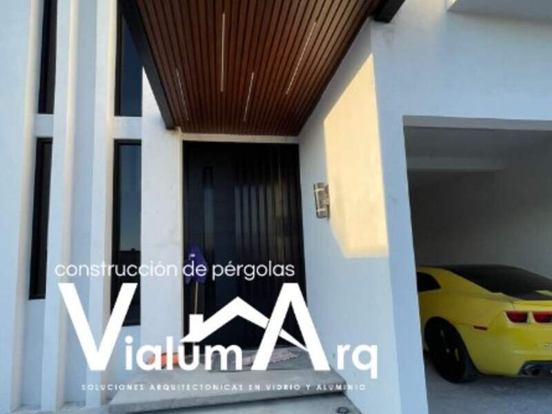 Pérgola para acceso con duela Querétaro