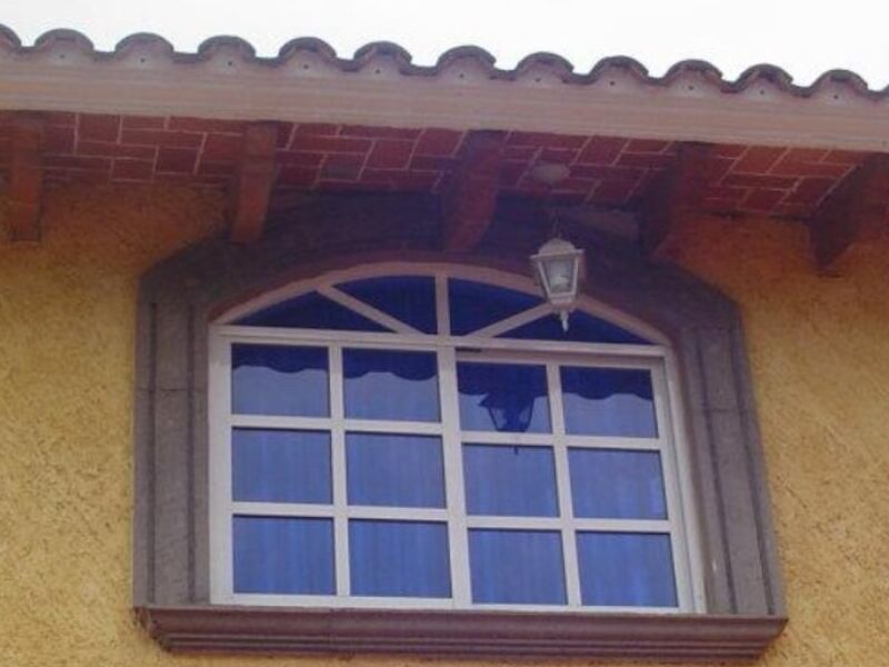 Ventana cuadriculada aluminio Ocoyoacac