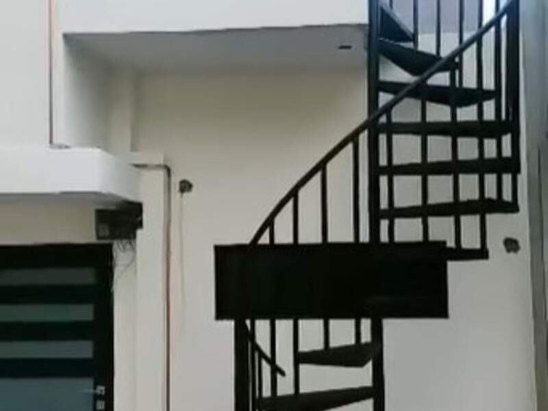 Escalera de caracol con lámina Ocoyoacac
