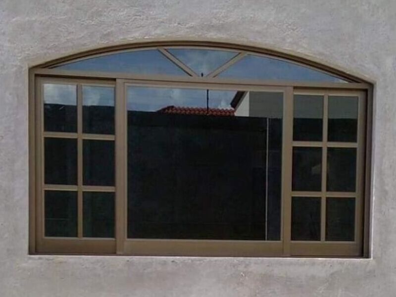 Ventana de aluminio con fijos vidrio Toluca