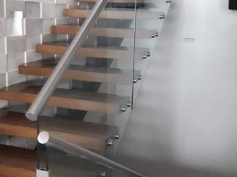Barandal de aluminio y vidrio Atenco