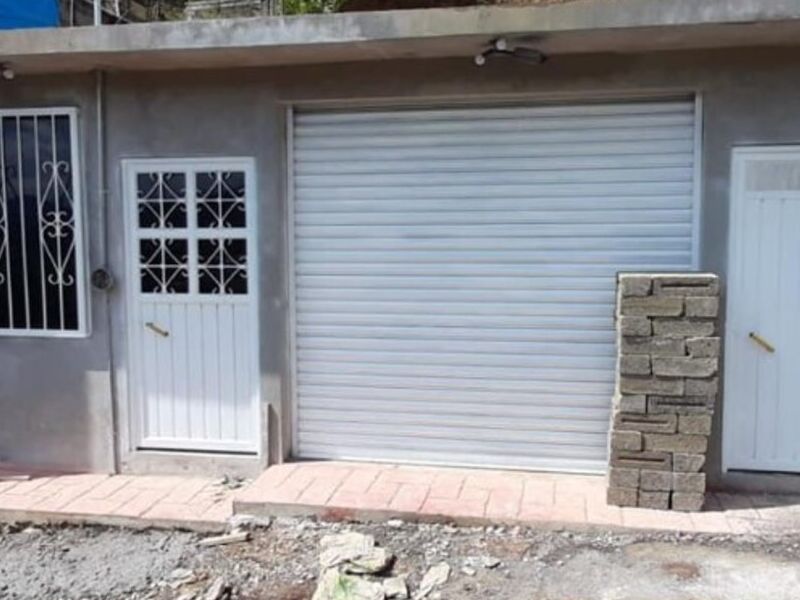 Puerta pegable enrollable de aluminio México