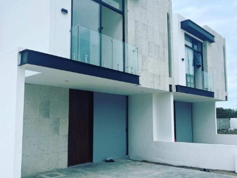 Balcón de cristal con herrajes Sinaloa