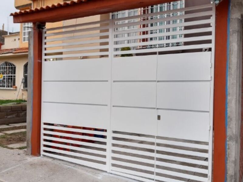 Puerta eléctrica de garaje Zinacantepec