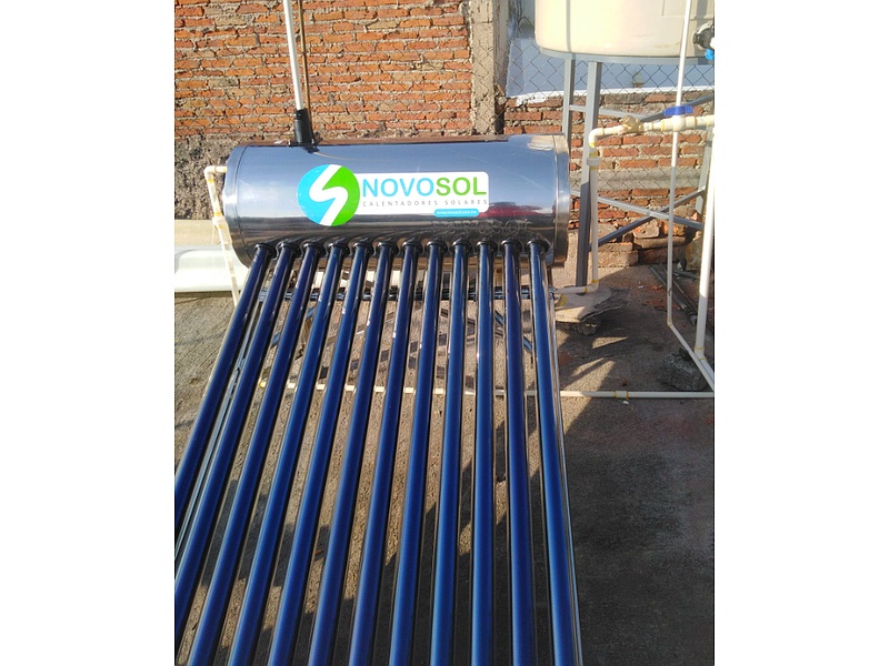 Instalación de calentadores solares MRG construcción Mexico