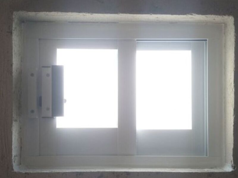 Ventana para baño con vidrio opaco Atenco