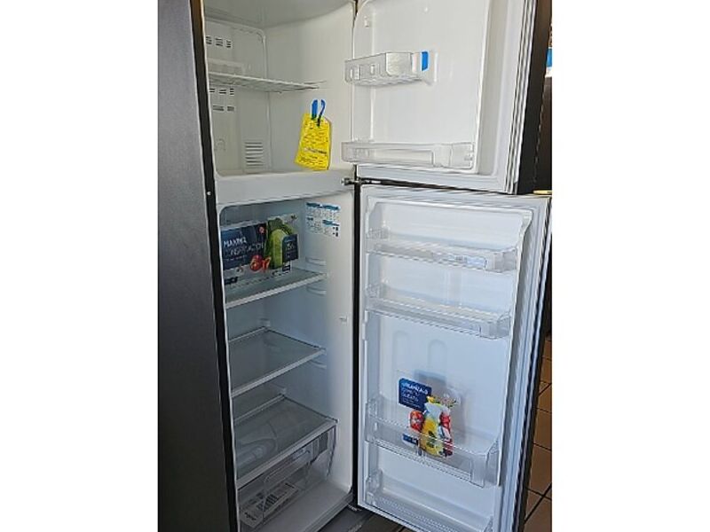 REFRIGERADOR MONTERREY