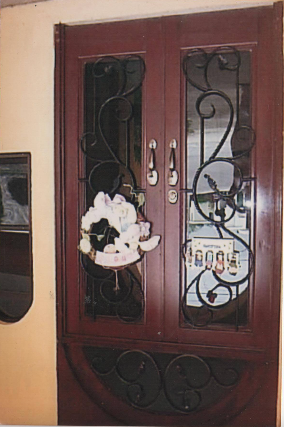 Puerta con herrería decorativa México 