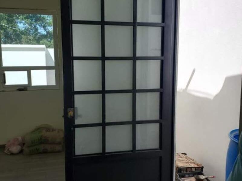 Puerta con reticula México