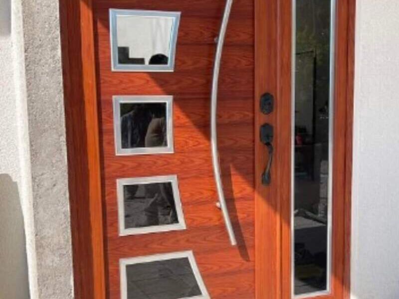 Puerta en aluminio serie 50 San Felipe