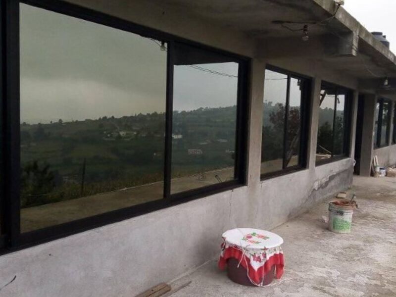 Ventana con vidrio reflejante San Felipe