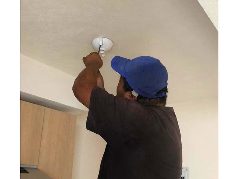 Servicio de instalación electrica para luminarias Mexico Servicios de mantenimiento de exteriores y interiores