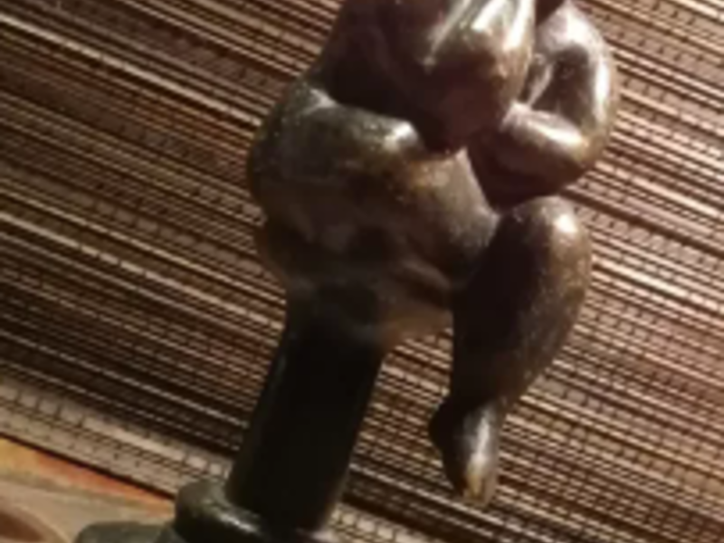 Estatua Mujer sentada Puebla