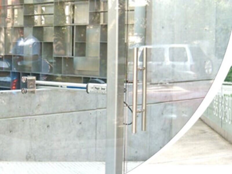 Puerta cristal templado con jaladera México