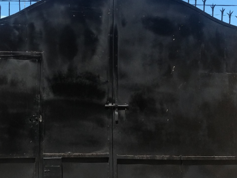 Puerta Metálica Negra México