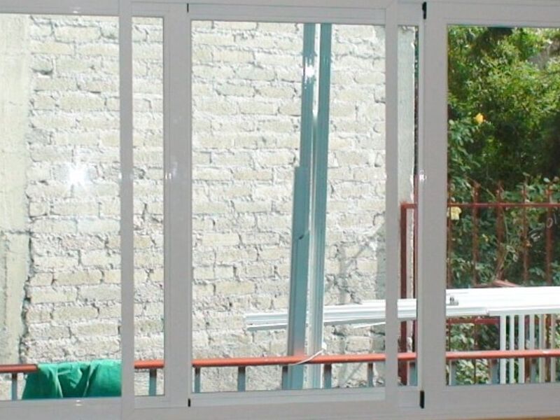 Ventana fijo central y hojas laterales México