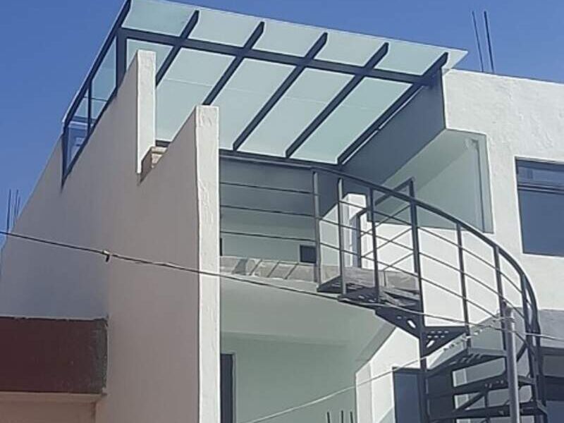 Pergola de herreria y cristal templado México
