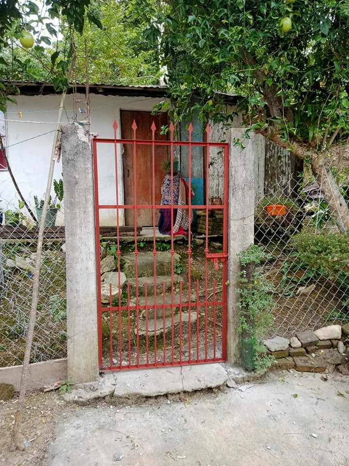 Instalacion de puertas principales de vivienda, Mexico