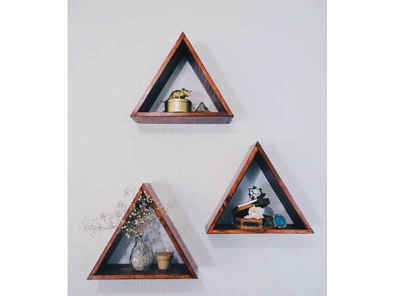 Repisas Flotantes de Madera en Forma Triangular Muebles Lignum México
