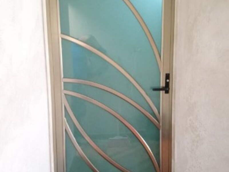 Puerta aluminio y cristal templado Chiautla