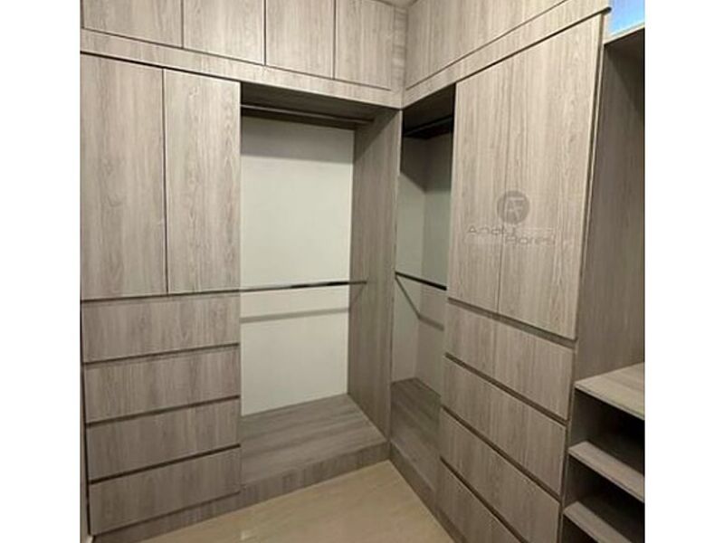 VESTIDOR ROBLE CDMX