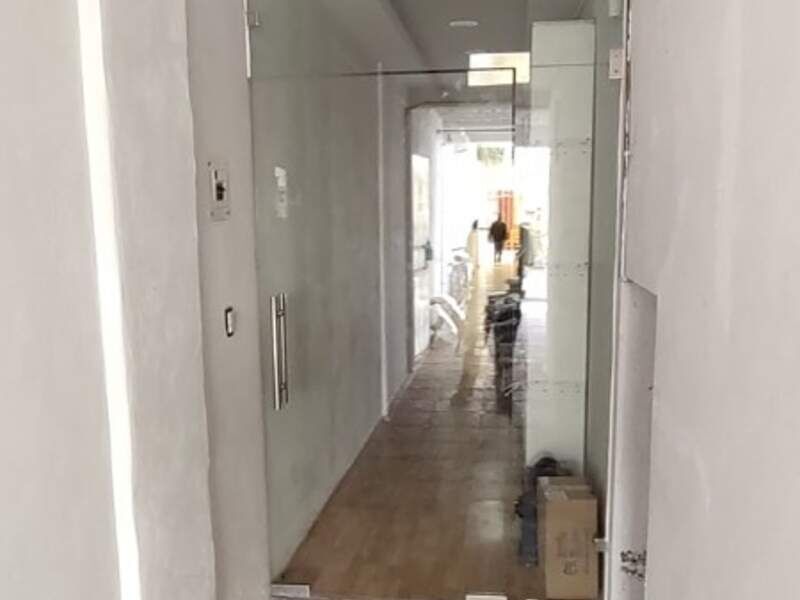 Puerta acceso vidrio claro México