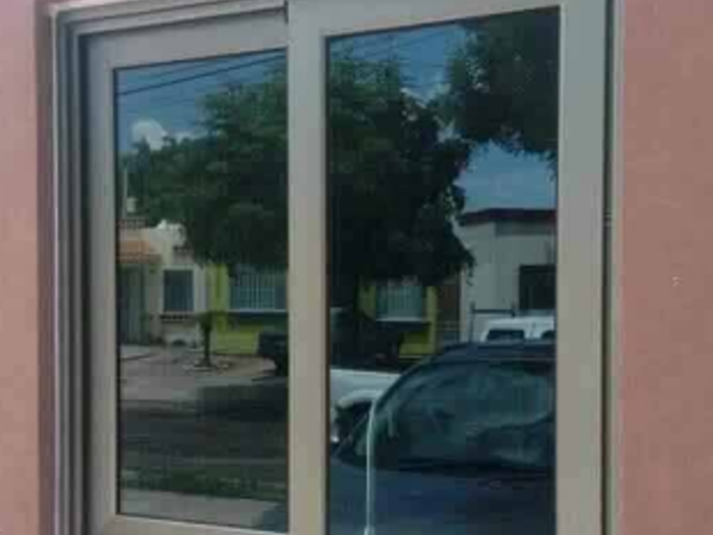 Ventana de Aluminio y Vidrio - Culiacán