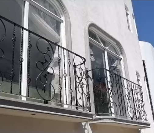 Barandal con figura en forja