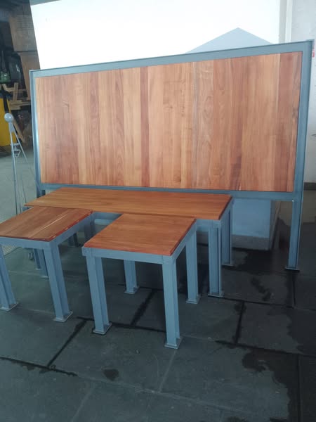 Cabezera con muebles laterales